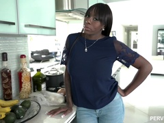 Sensational ebony POV fuck with commanding babe Mystique