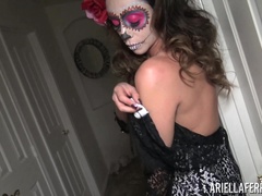 Wondrous bosomy lady Ariella Ferrera just feels great rubbing her clit