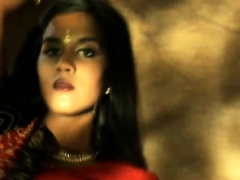 Indian MILF Babe Is Awesome When She Dances