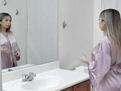 Sudden excitement makes the girl masturbate in the bathroom