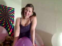 Self stimulation on cam with busty bimbo