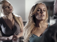 Naked blondes share this dick in crazy XXX home trio