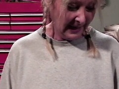 Mature babe enjoys tongue in her pussy