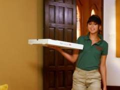 Big-boobied MILF has an affair with pizza courier