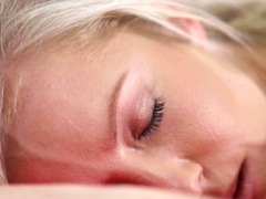 MILF has pussy licked by chiropractor on the massage table